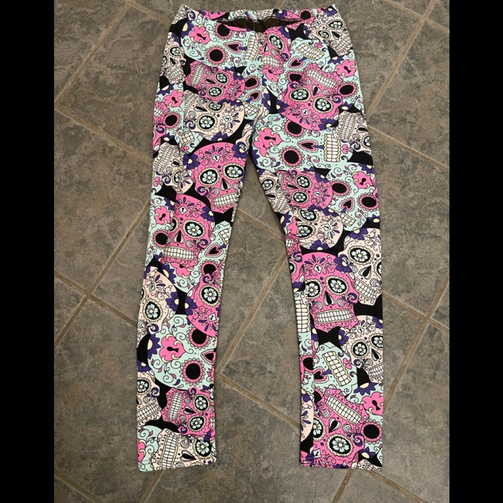 Just cozy skull leggings one size fits most 12-20
